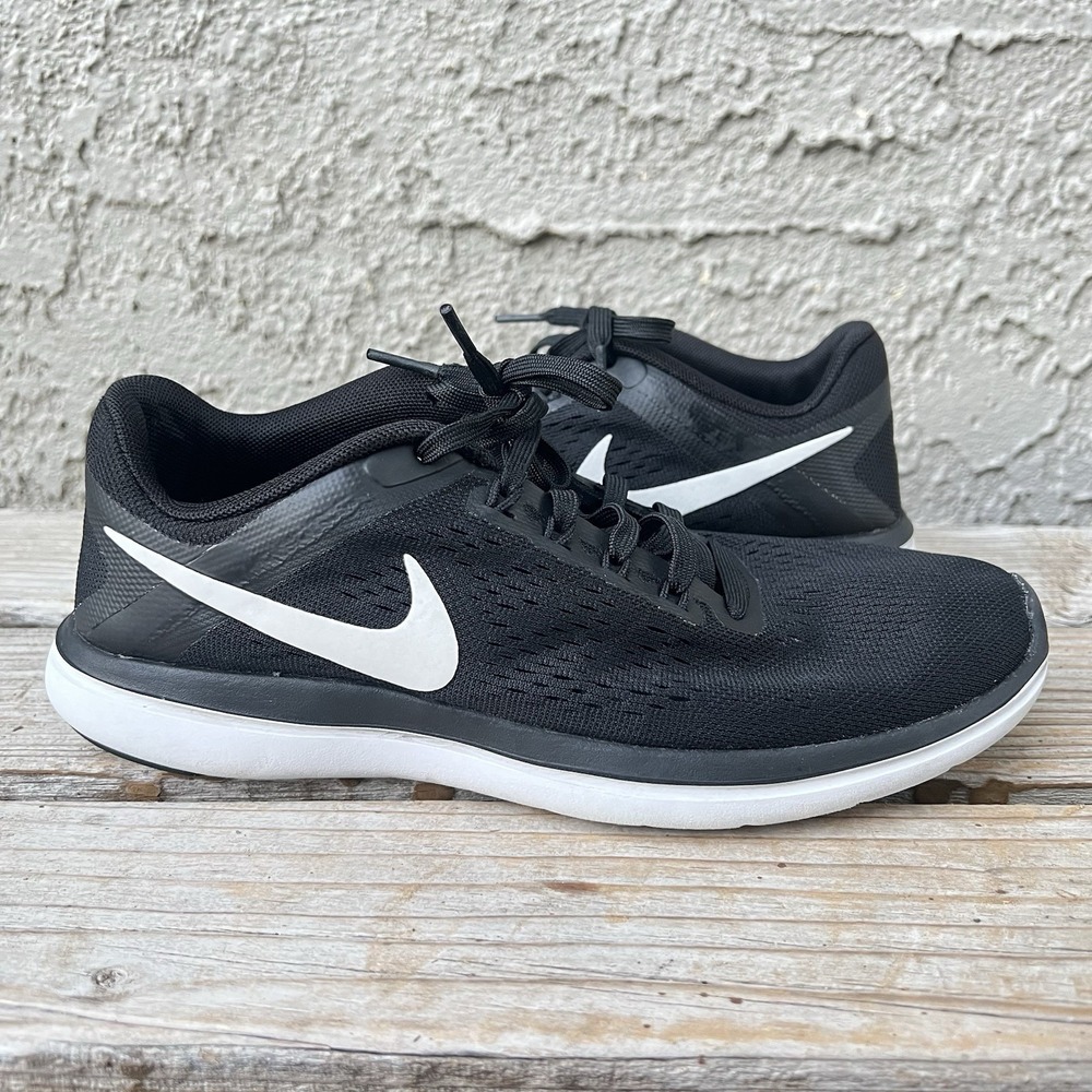 Nike Shoes Women Size 7 Free RN 2018 Running Black White
